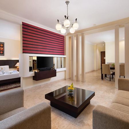 Royal Hotel Tretes Prigen Kültér fotó