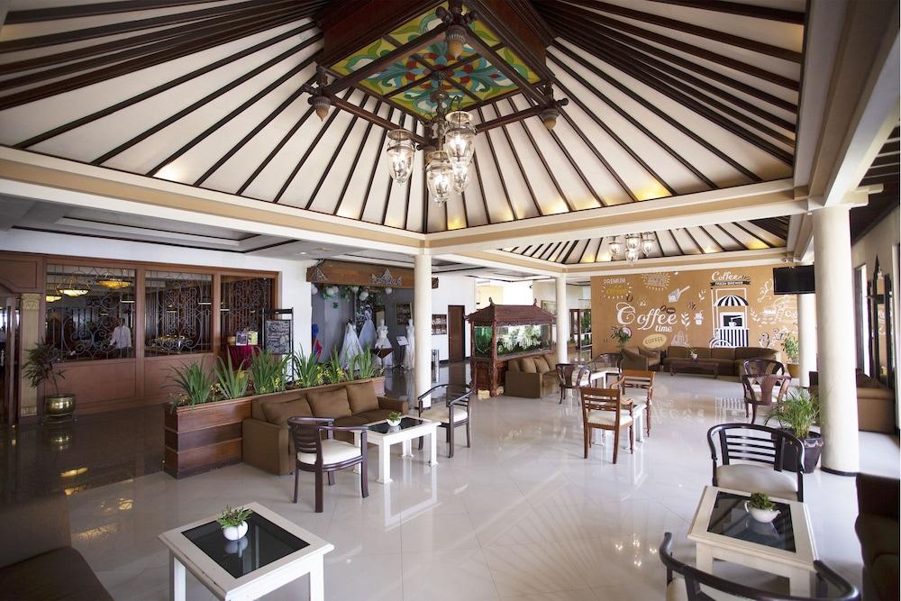 Royal Hotel Tretes Prigen Kültér fotó