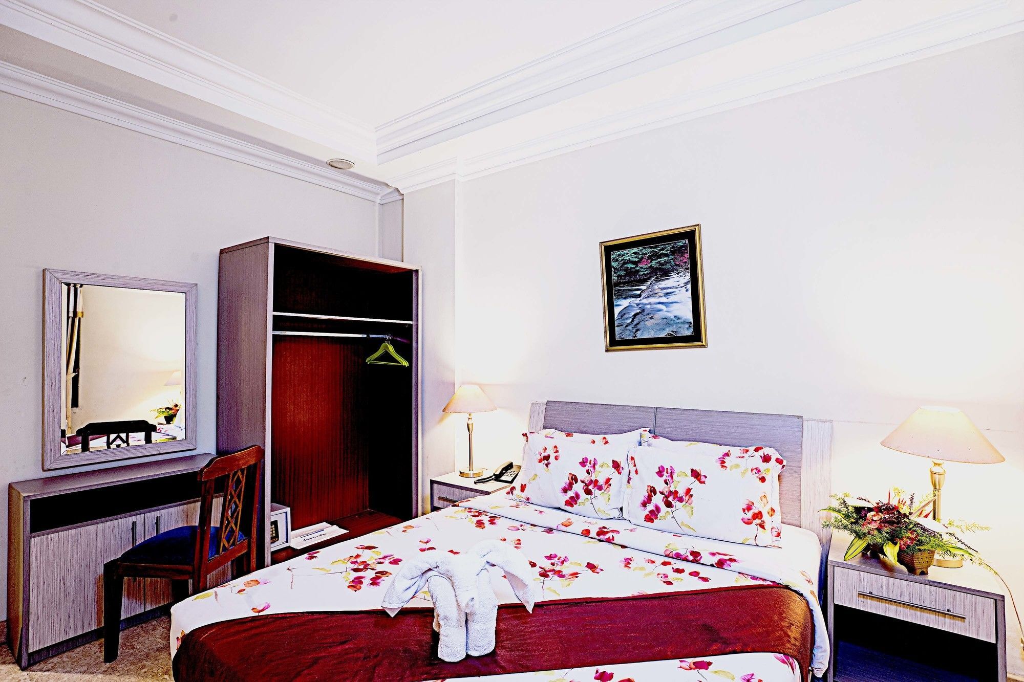 Royal Hotel Tretes Prigen Kültér fotó