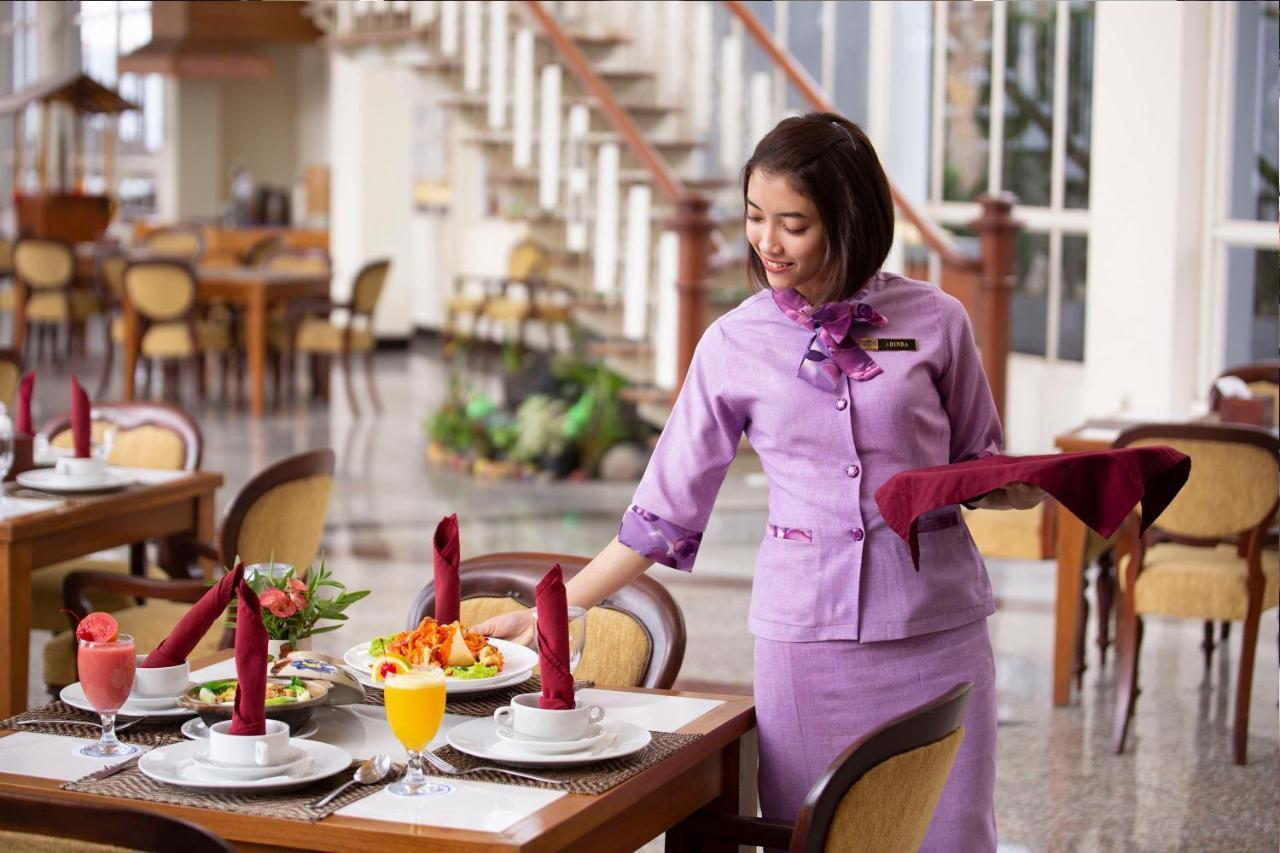 Royal Hotel Tretes Prigen Kültér fotó